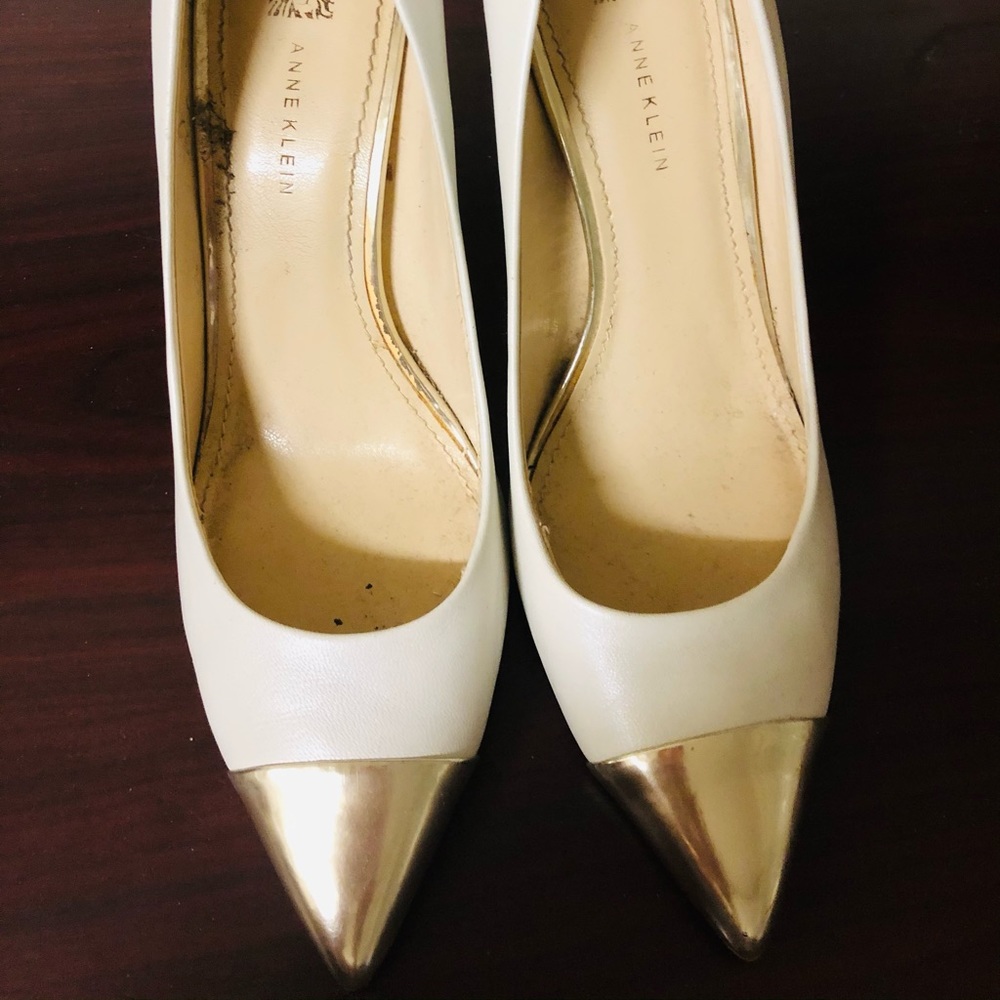 Cute High heels/ Gold & White